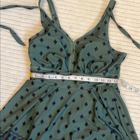 BLOOMCHIC Green and Black Patterned Swimsuit - Picture 2 of 9